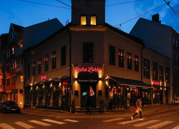 Nedre Løkka Cocktailbar Lounge Eurosign Skilt Med Lys